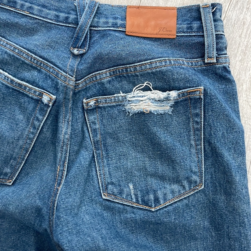 J. Crew AV759‎ Slouchy "Boyfriend" Jeans in Distressed Size:  25